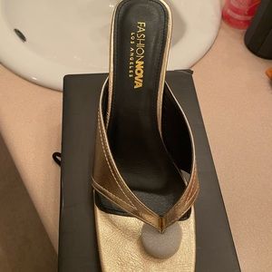New Size 10 Fashion Nova Gold Heeled Sandal